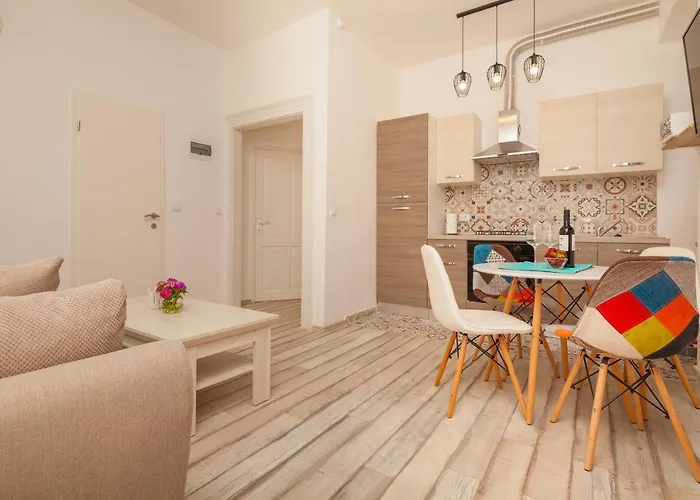 Main Square Apartment