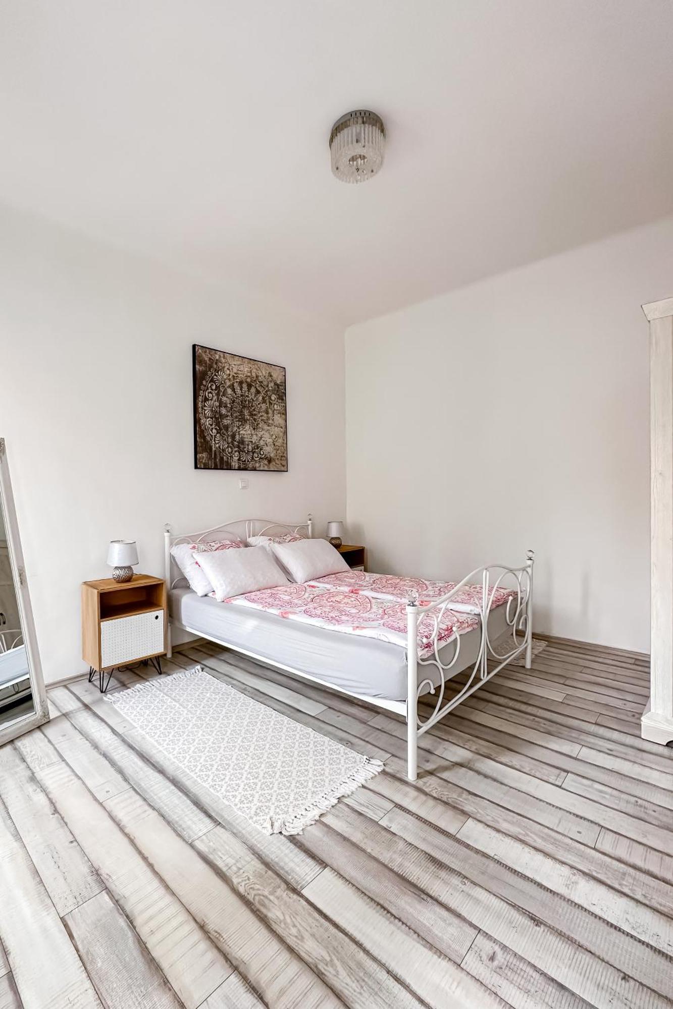 Main Square Apartment